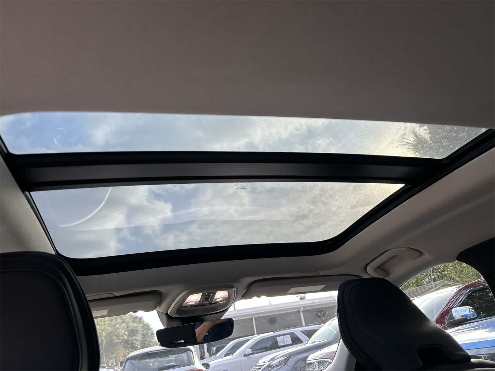 Thumbnail: 2024 Volvo S60 - 23