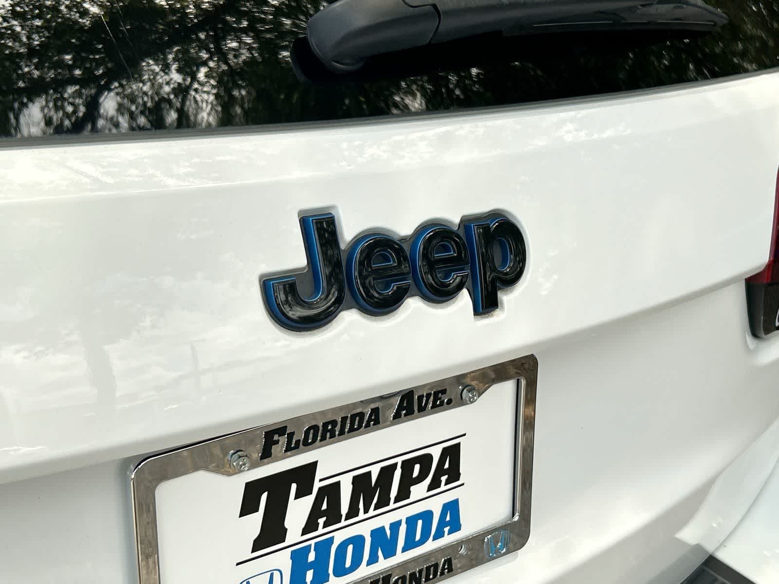 Thumbnail: 2019 Jeep Grand Cherokee - 8
