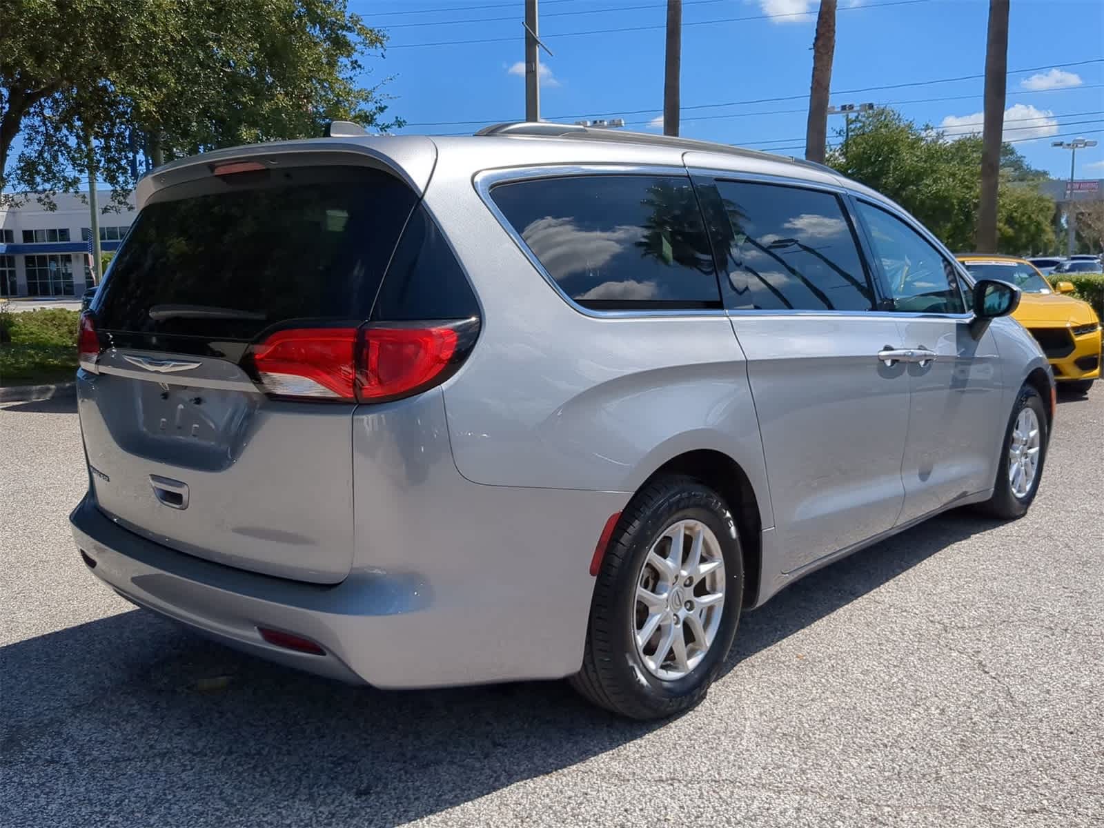 Thumbnail: 2021 Chrysler Voyager - 6