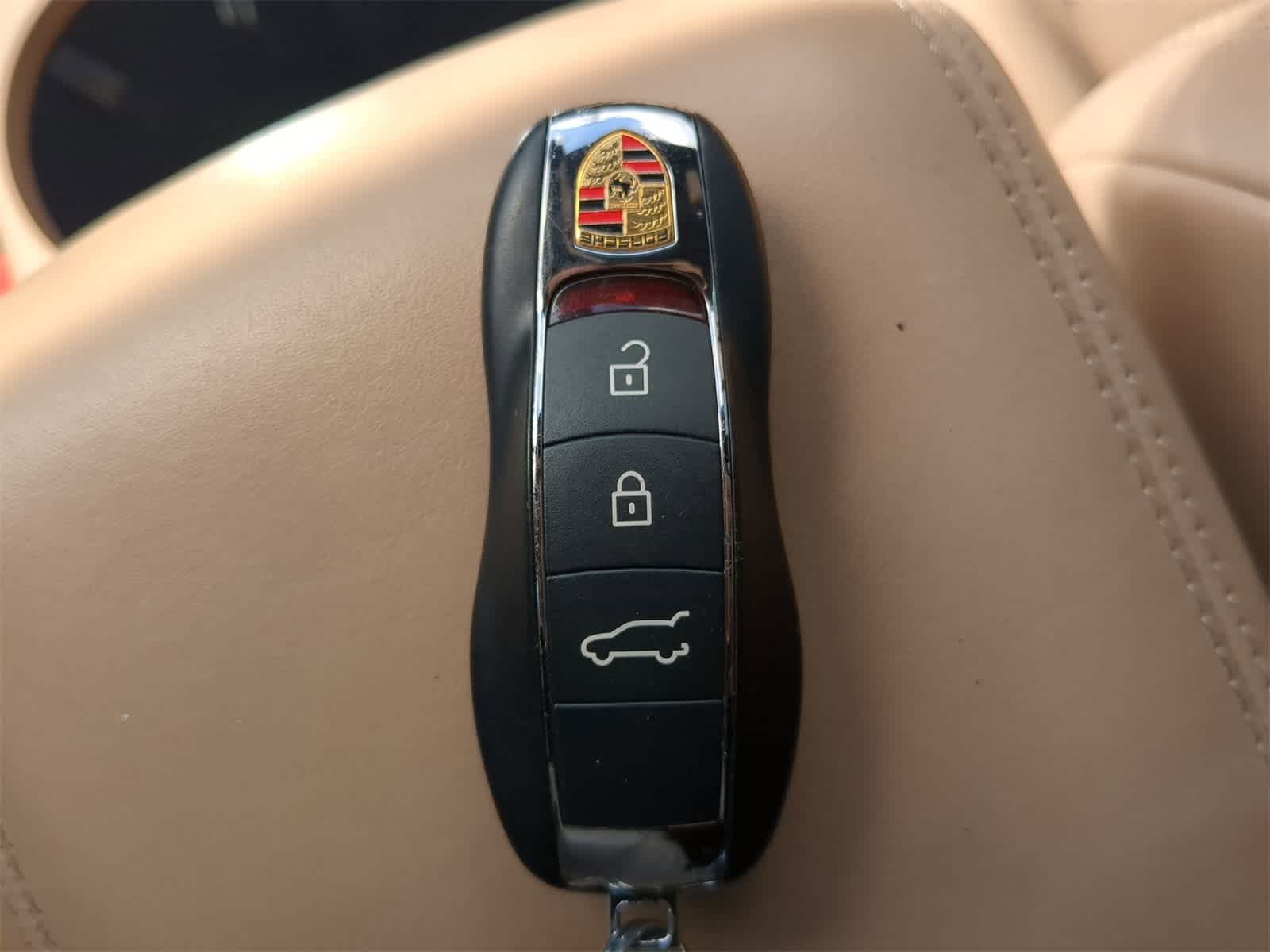Thumbnail: 2020 Porsche Macan - 28