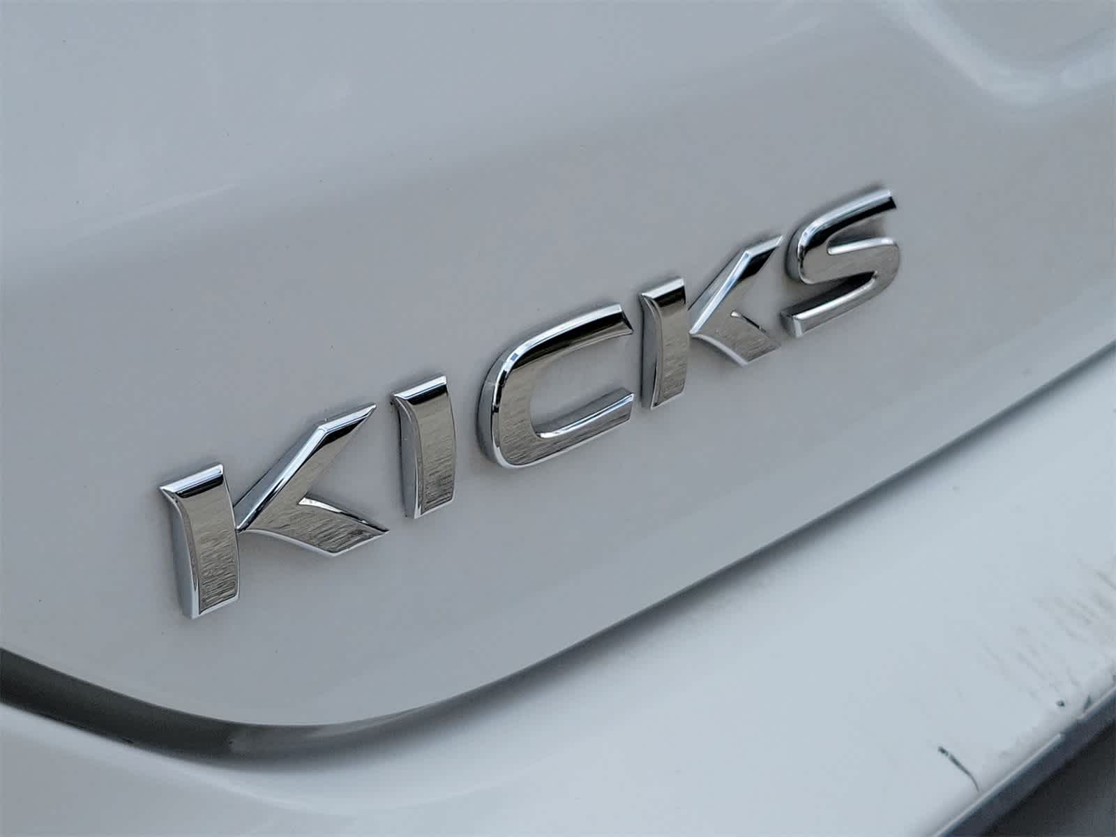 2022 Nissan Kicks S 6