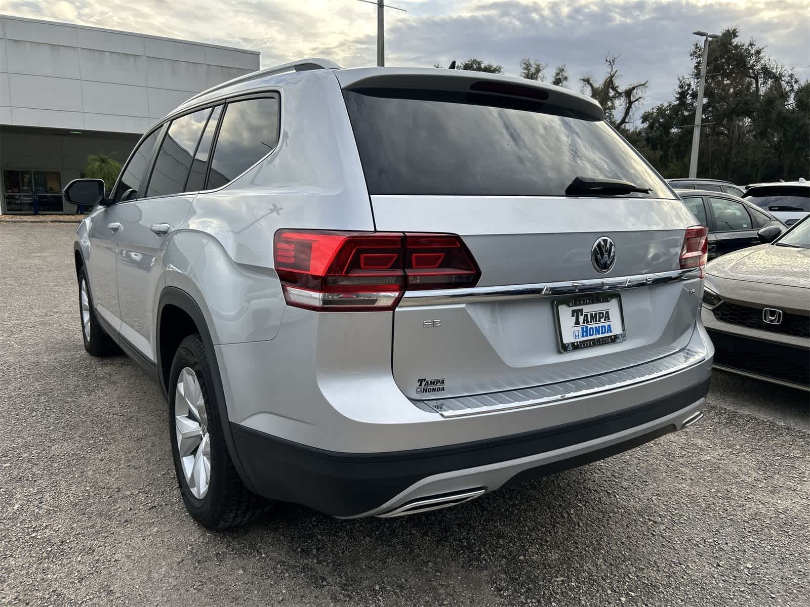 Thumbnail: 2018 Volkswagen Atlas - 4