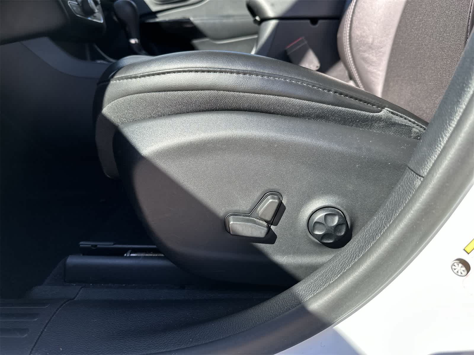 Thumbnail: 2021 Jeep Cherokee - 6