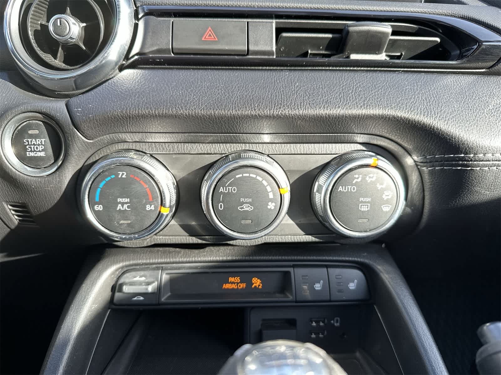 Thumbnail: 2022 Mazda MX-5 Miata - 9