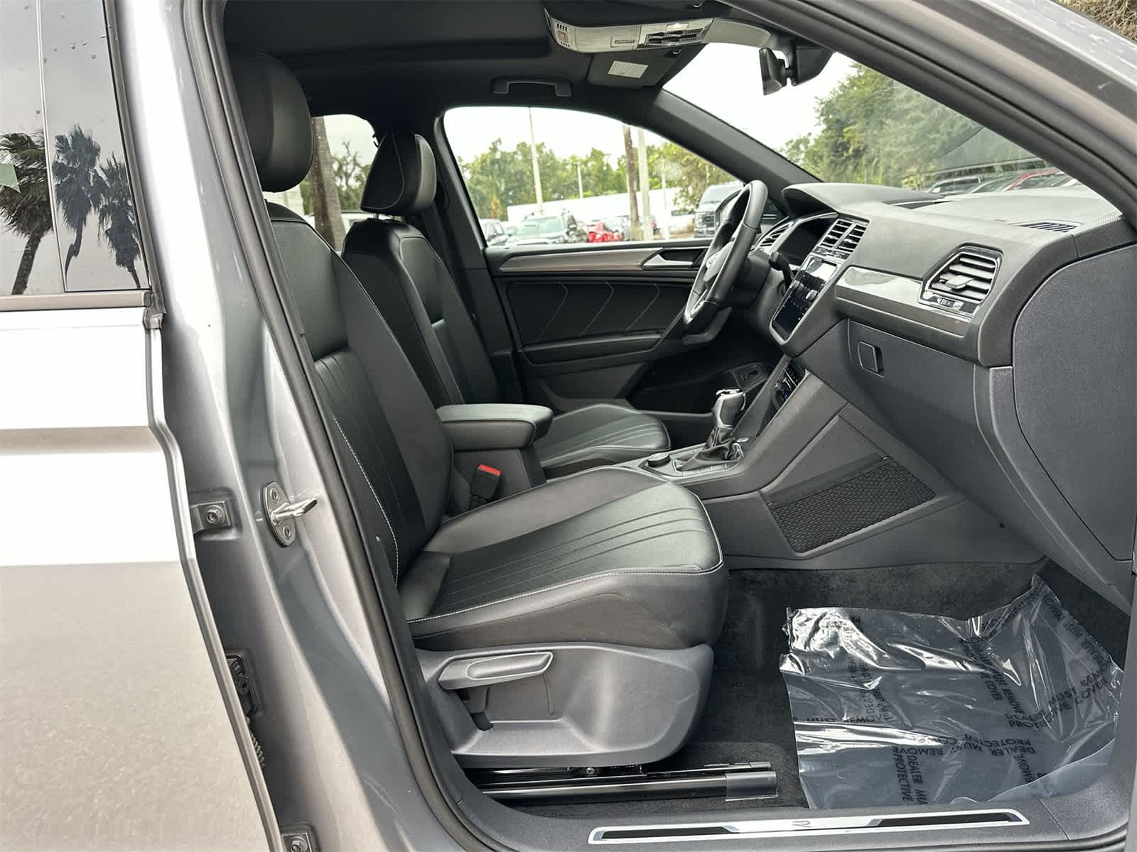 Thumbnail: 2024 Volkswagen Tiguan - 20