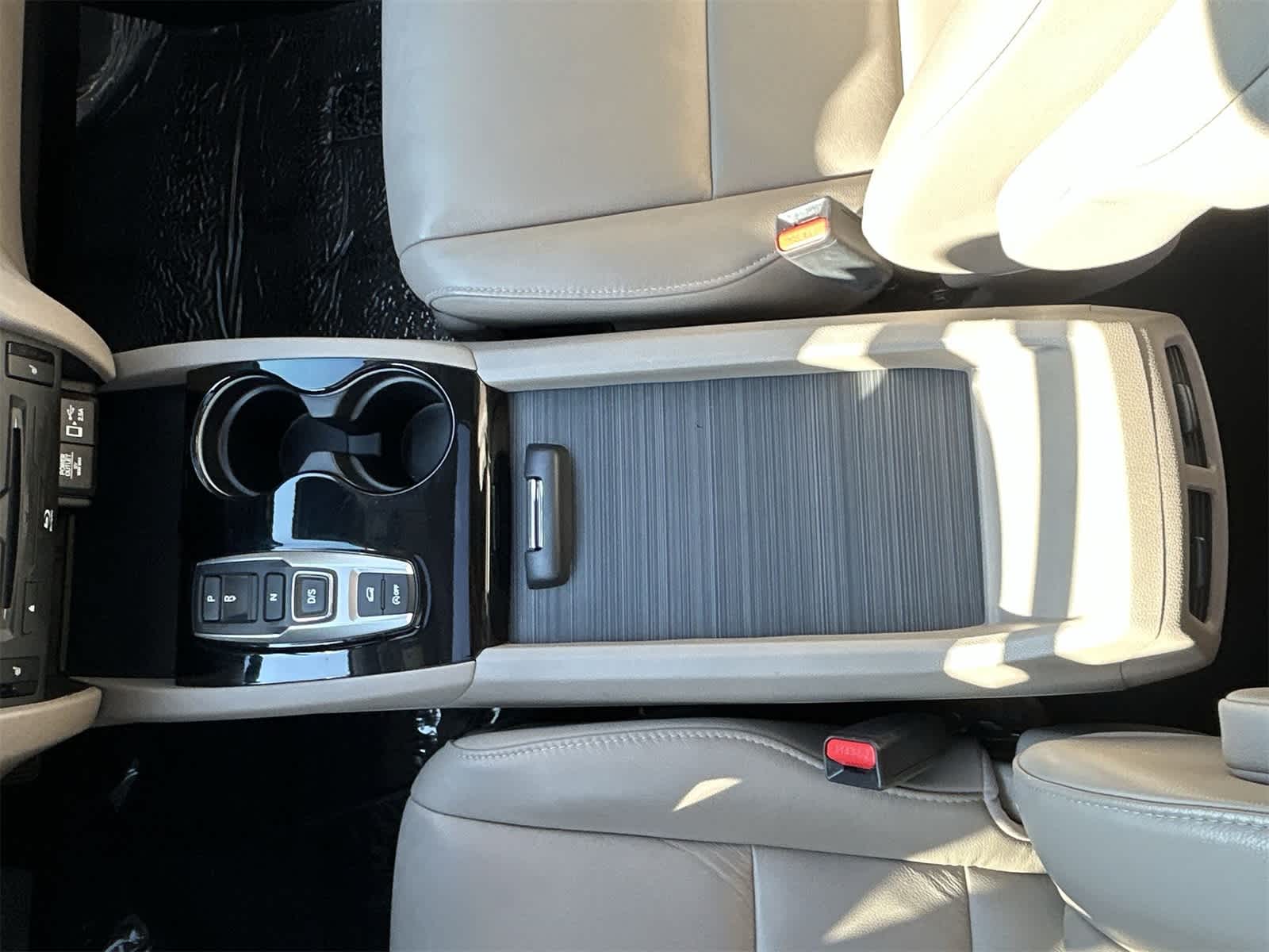 Thumbnail: 2020 Honda Pilot - 16