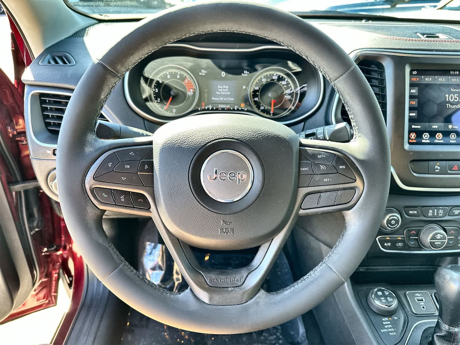 Thumbnail: 2022 Jeep Cherokee - 15