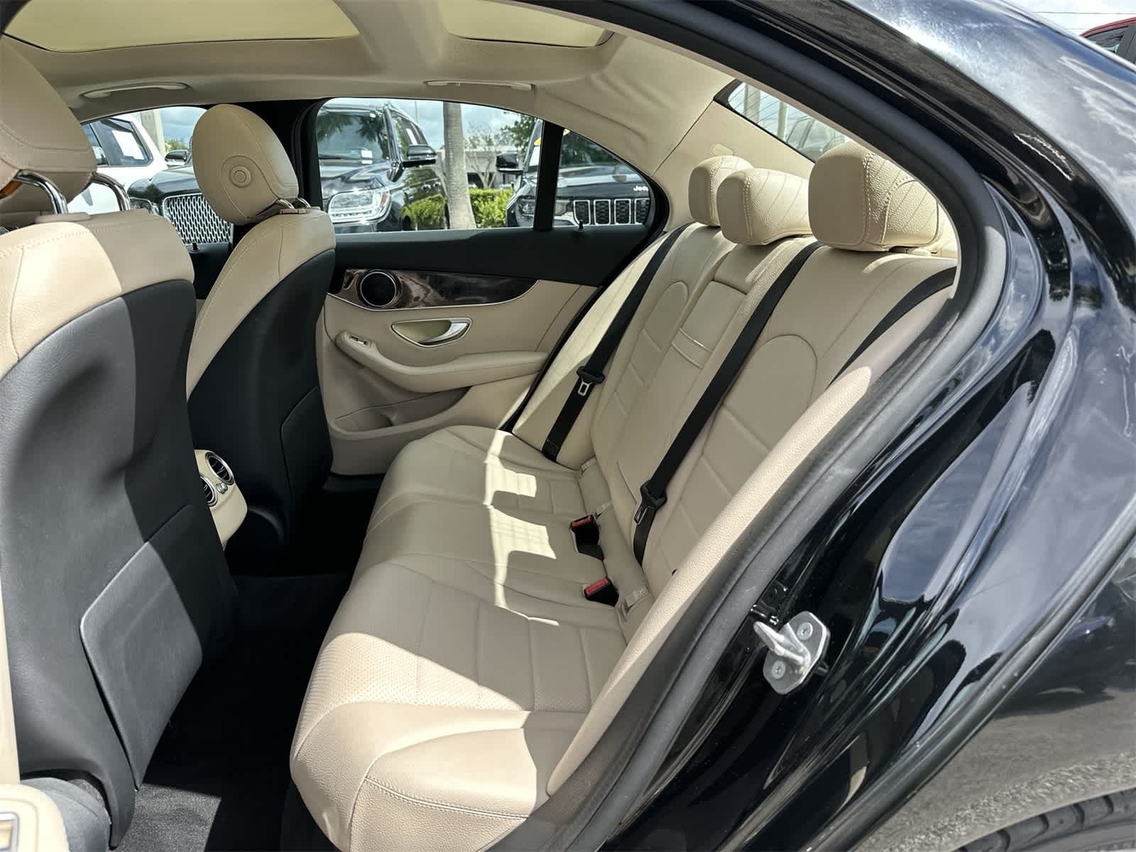 Thumbnail: 2017 Mercedes-Benz C-Class - 18