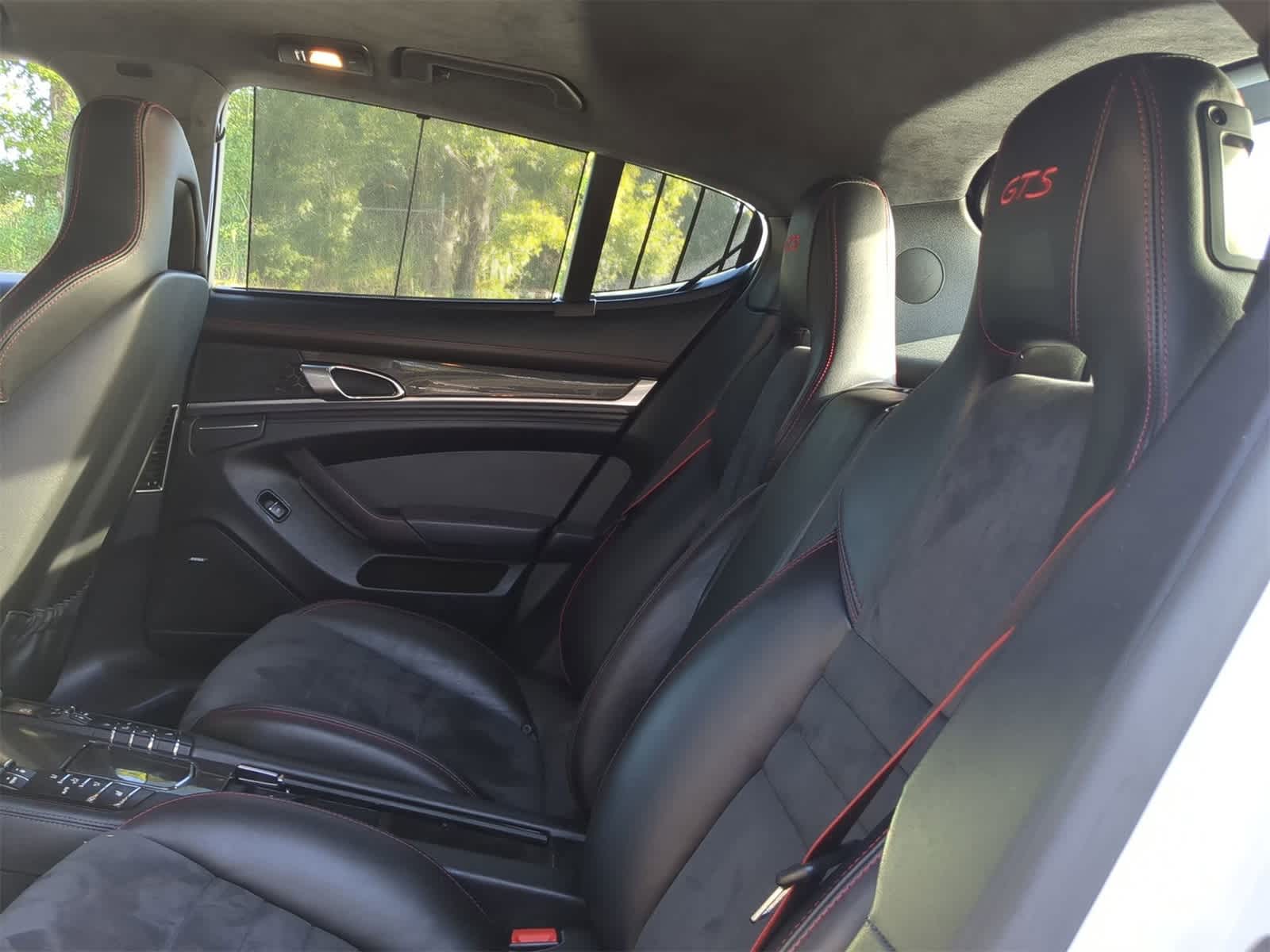Thumbnail: 2016 Porsche Panamera - 13