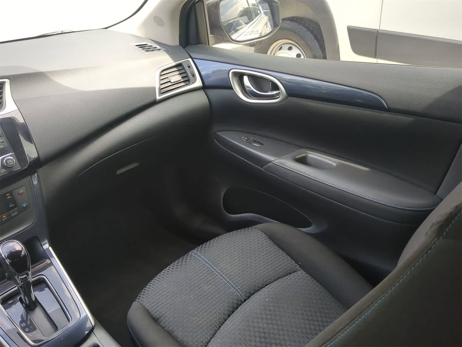 Thumbnail: 2018 Nissan Sentra - 17