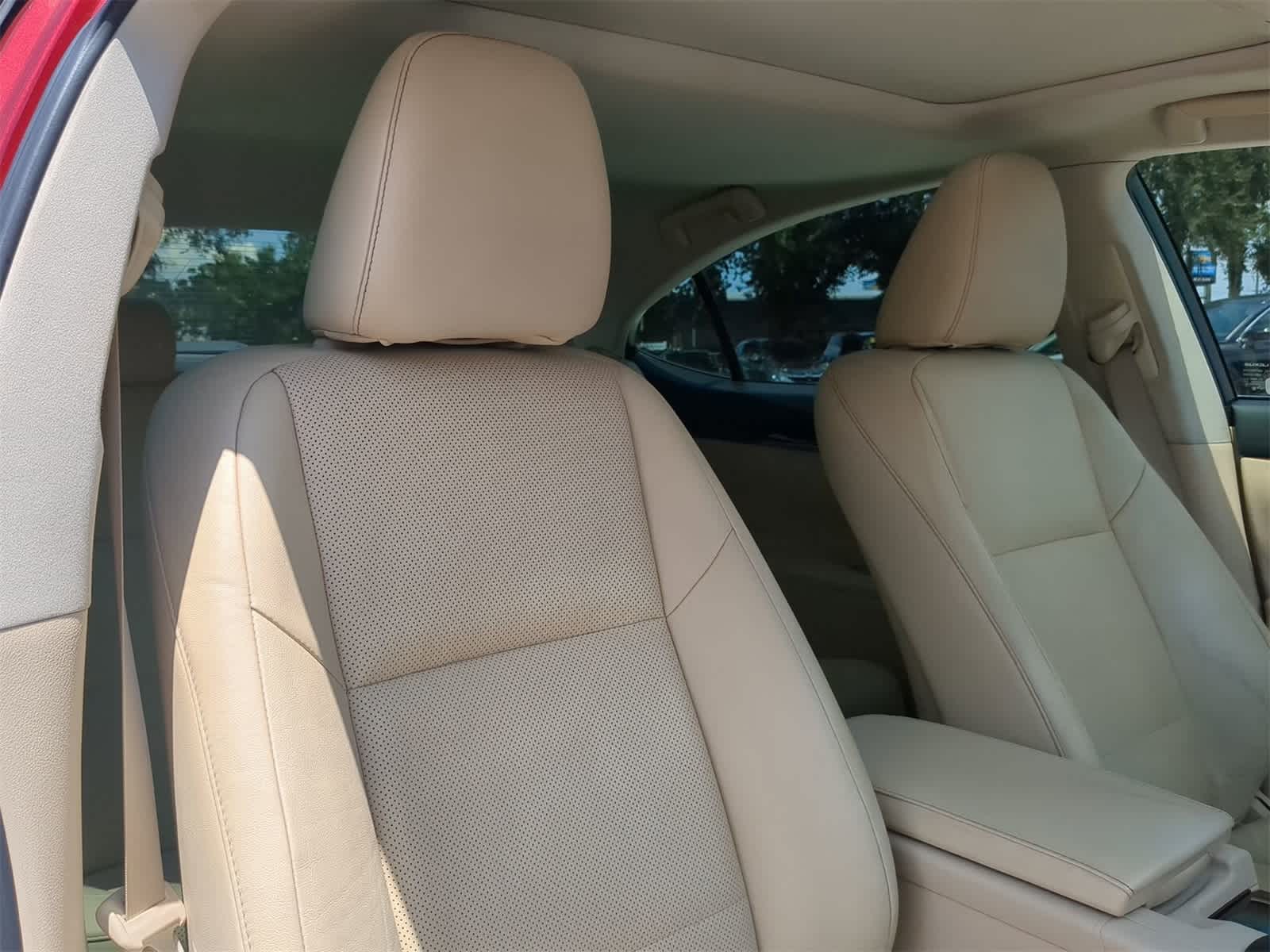 Thumbnail: 2015 Lexus ES - 7