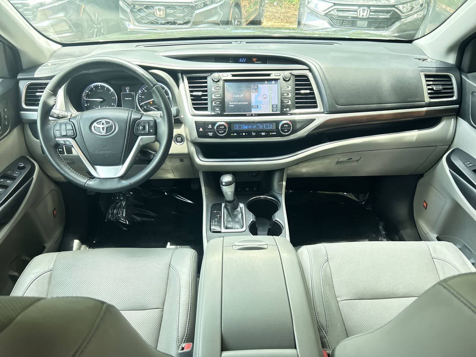 Thumbnail: 2014 Toyota Highlander - 15