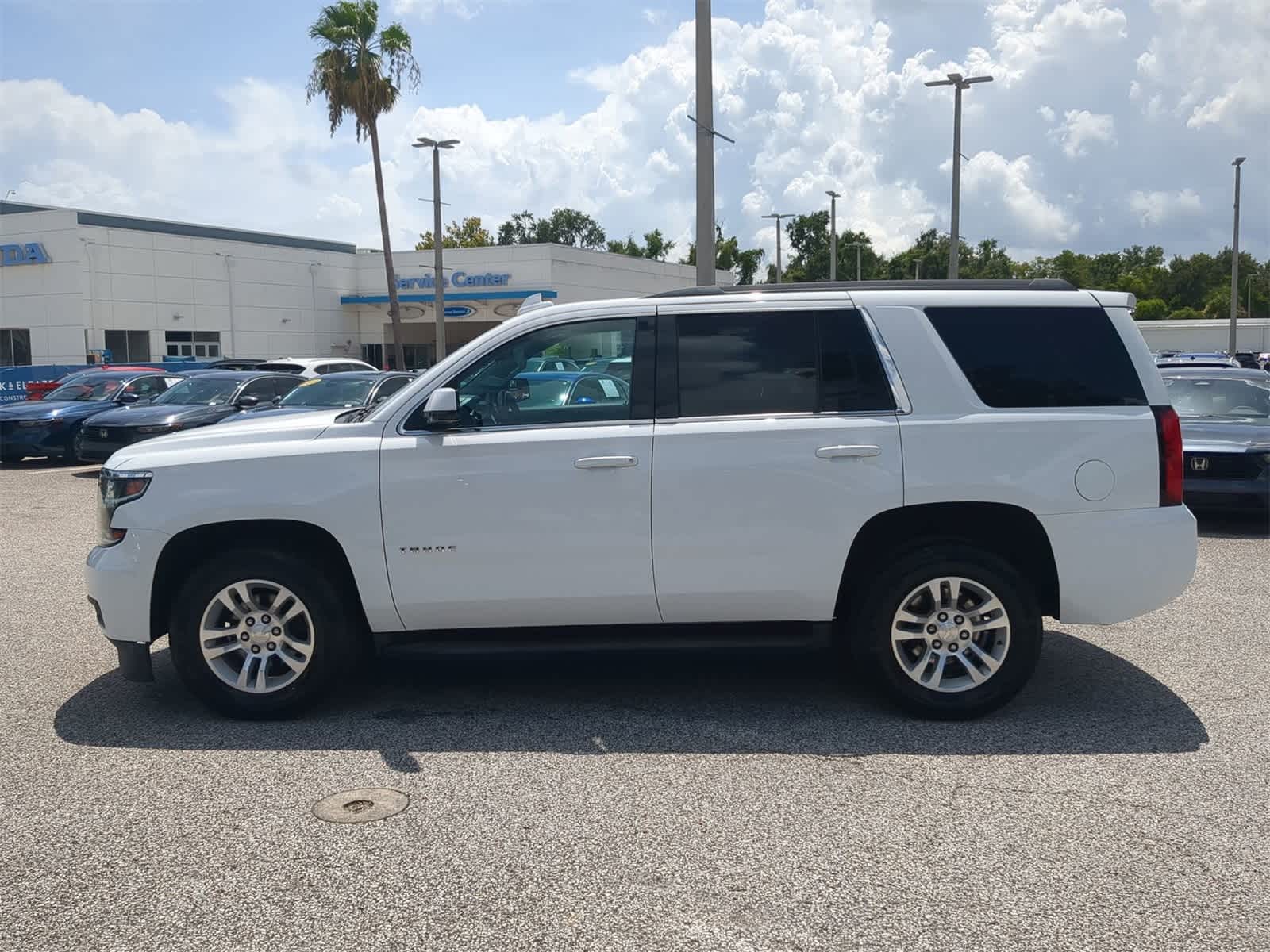 Thumbnail: 2020 Chevrolet Tahoe - 3