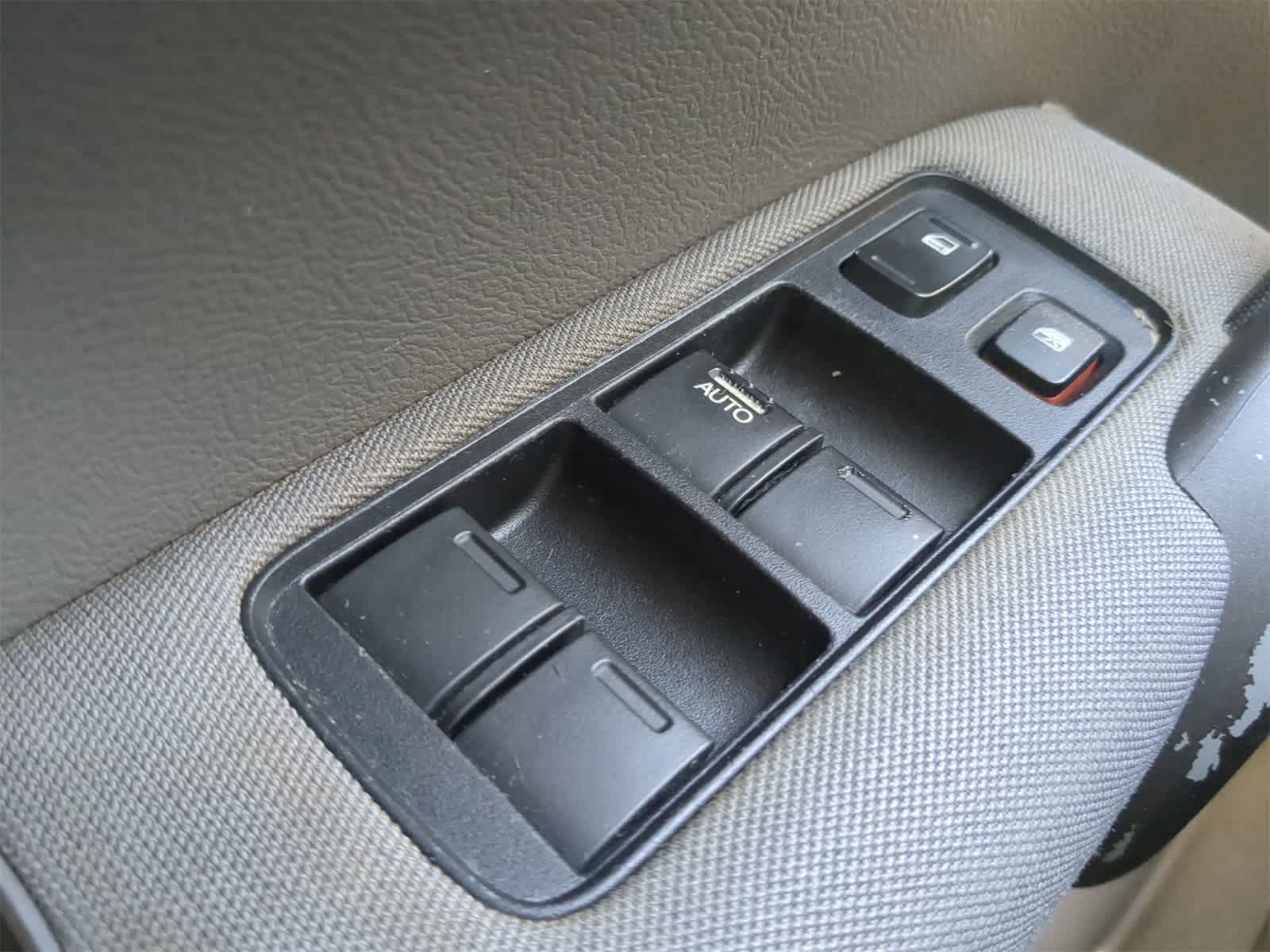 Thumbnail: 2010 Honda CR-V - 21