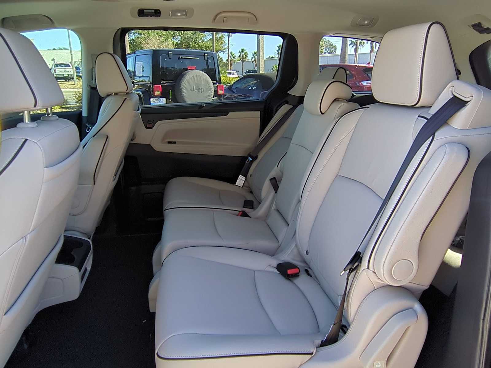 Thumbnail: 2025 Honda Odyssey - 13