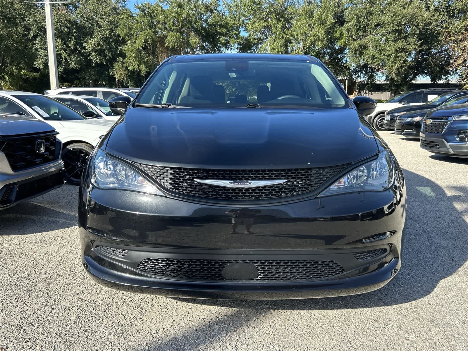 Thumbnail: 2024 Chrysler Voyager - 6