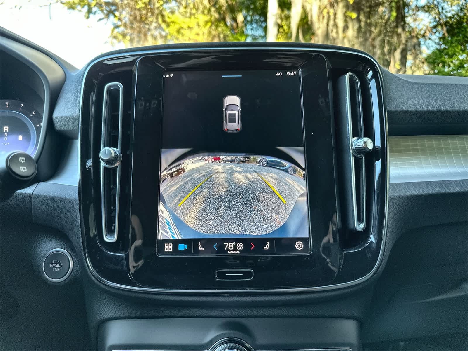 Thumbnail: 2024 Volvo XC40 - 21