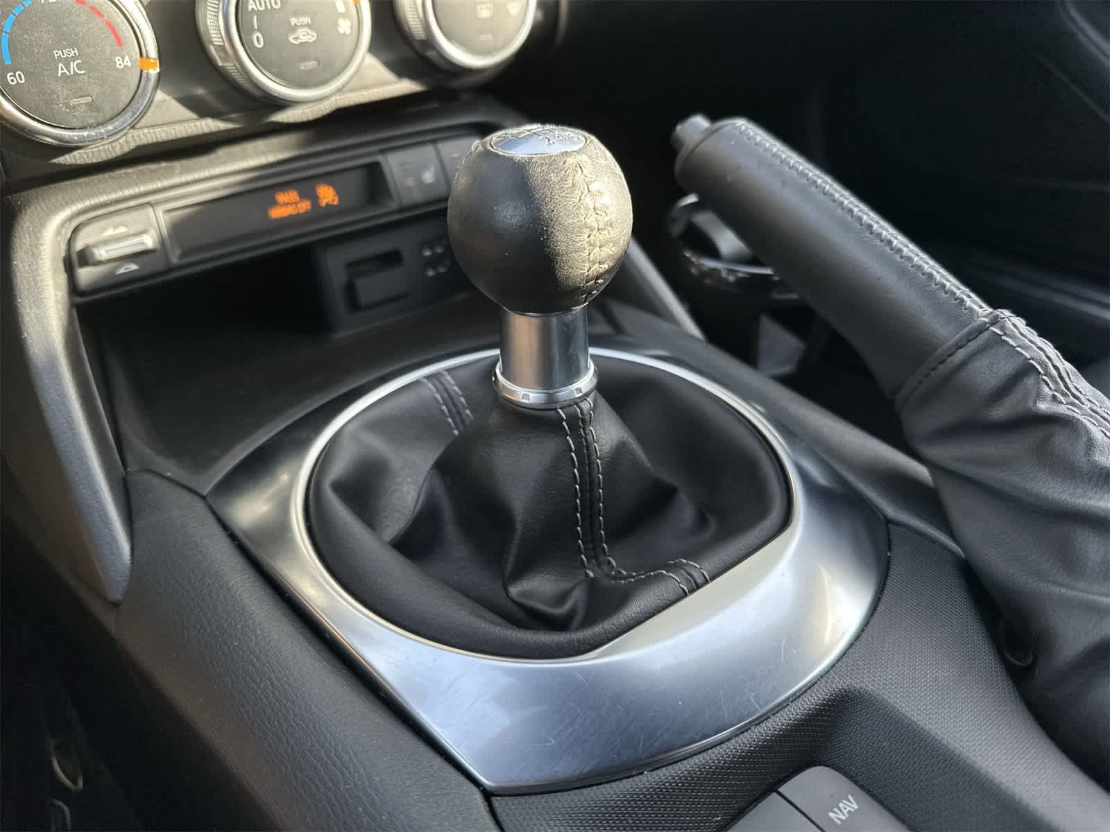 Thumbnail: 2022 Mazda MX-5 Miata - 15