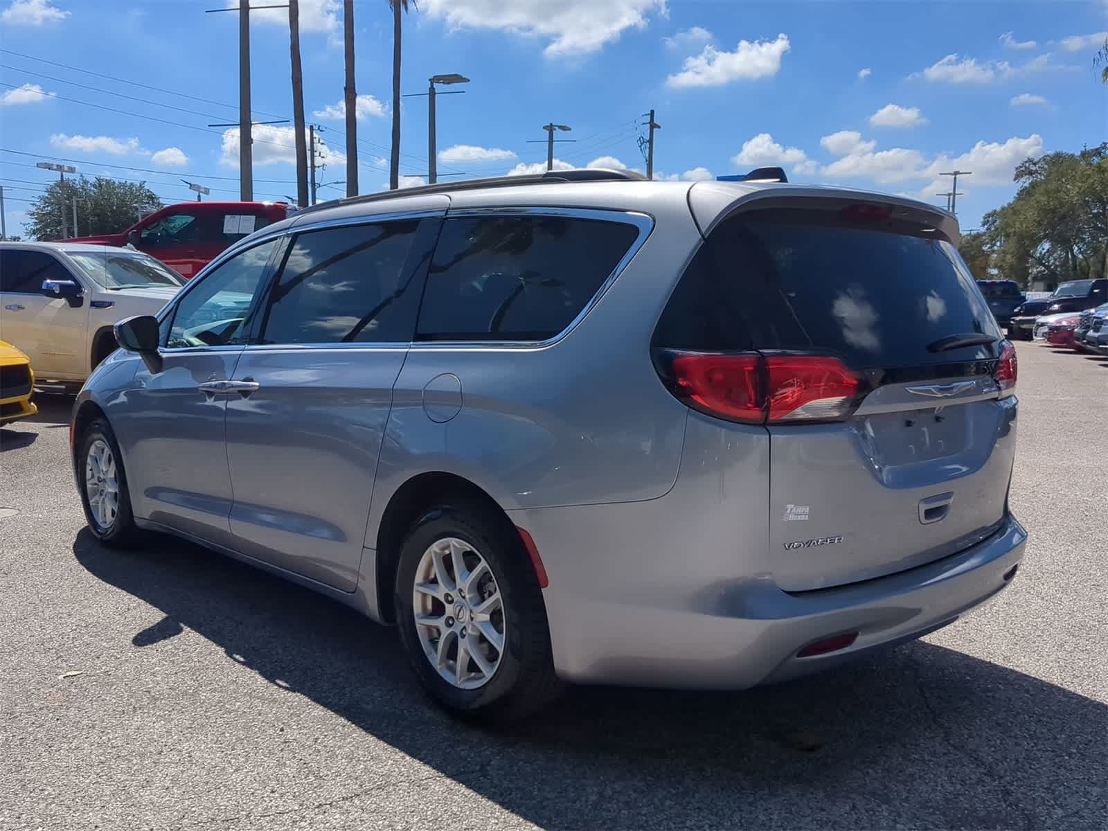 Thumbnail: 2021 Chrysler Voyager - 4