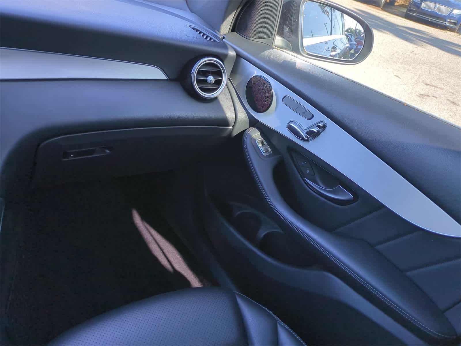 2019 Mercedes-Benz GLC 300 17