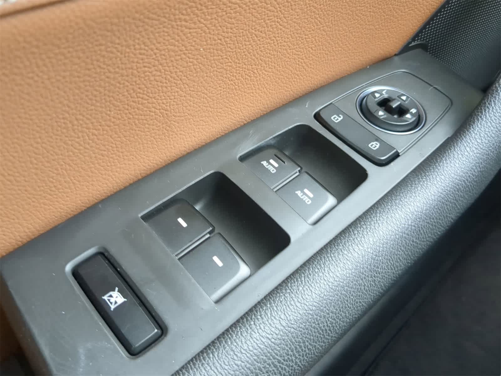 Thumbnail: 2015 Hyundai Sonata - 23