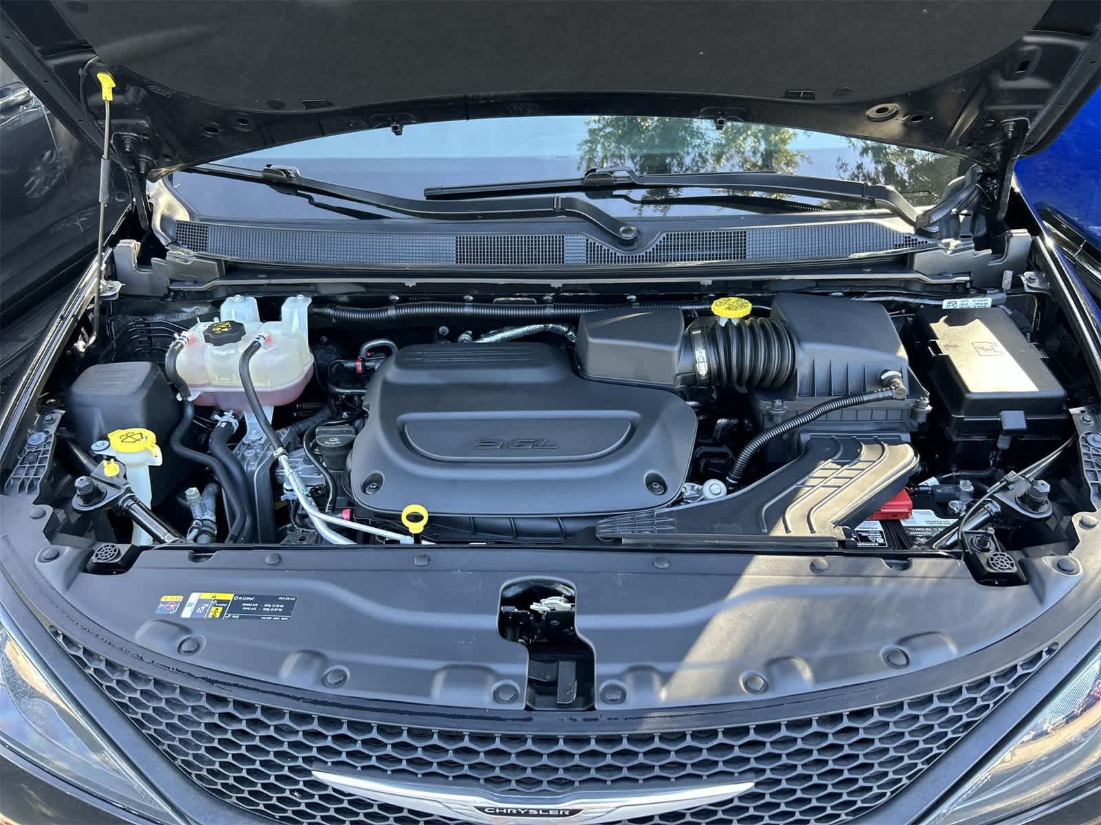 Thumbnail: 2024 Chrysler Voyager - 9