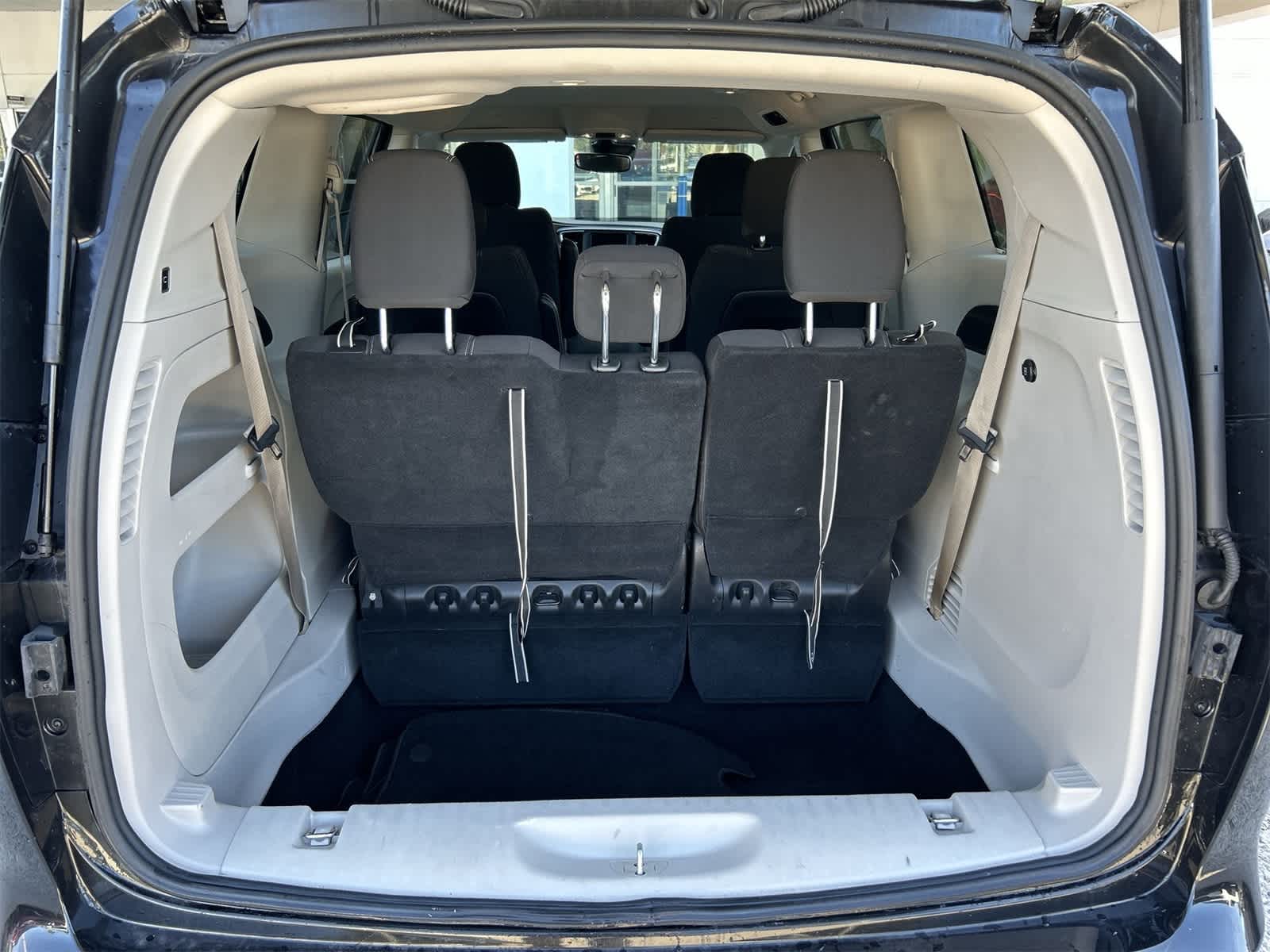 Thumbnail: 2024 Chrysler Voyager - 19