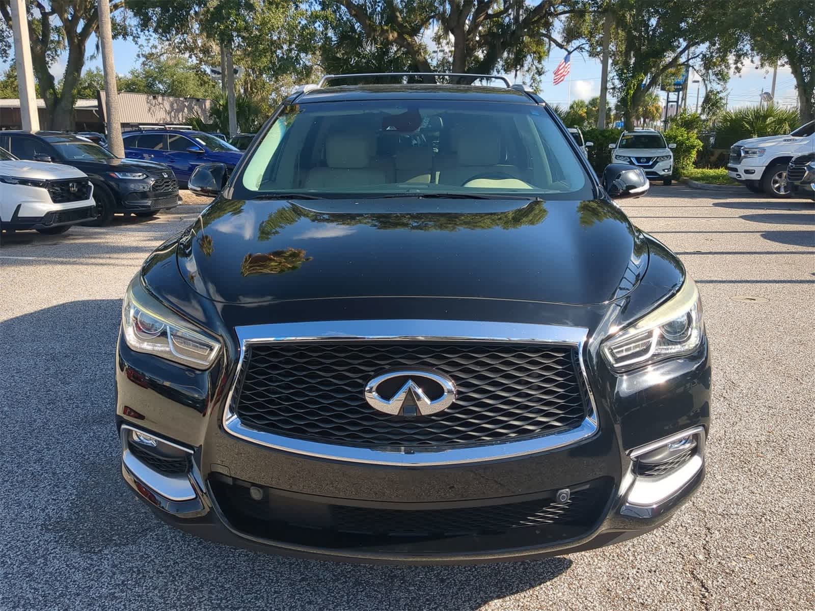 Thumbnail: 2016 INFINITI QX60 - 9