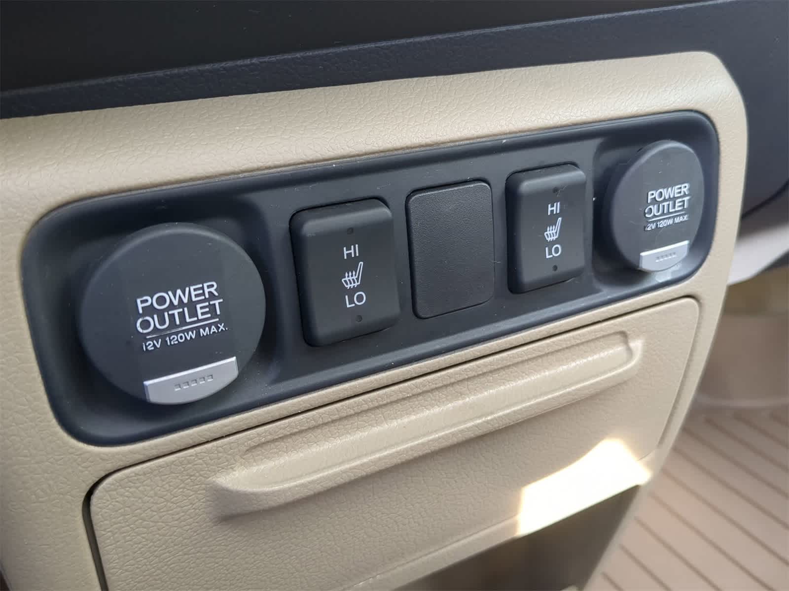 Thumbnail: 2012 Honda Ridgeline - 22