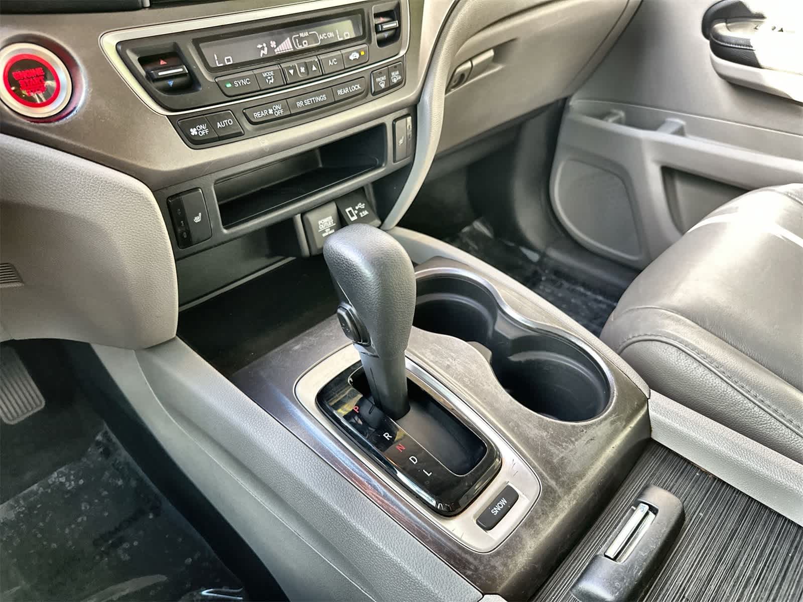 Thumbnail: 2020 Honda Pilot - 17