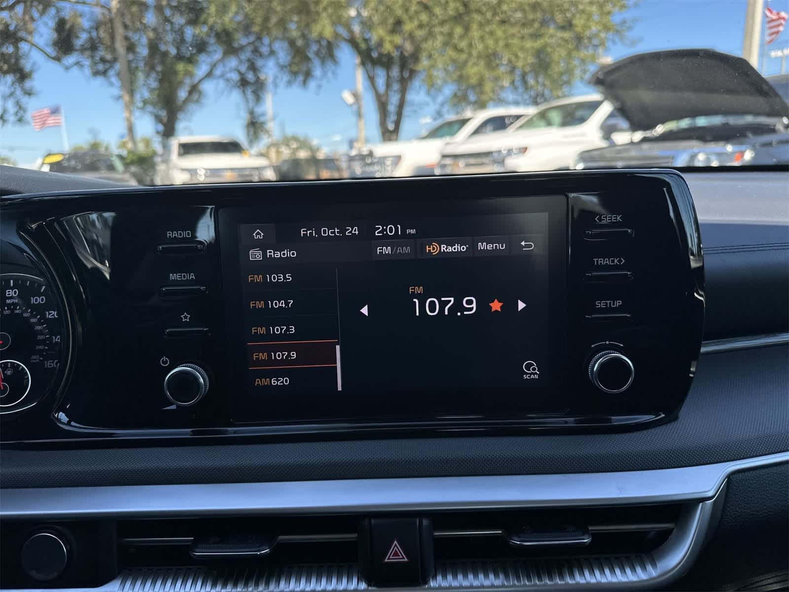 Thumbnail: 2022 Kia K5 - 4