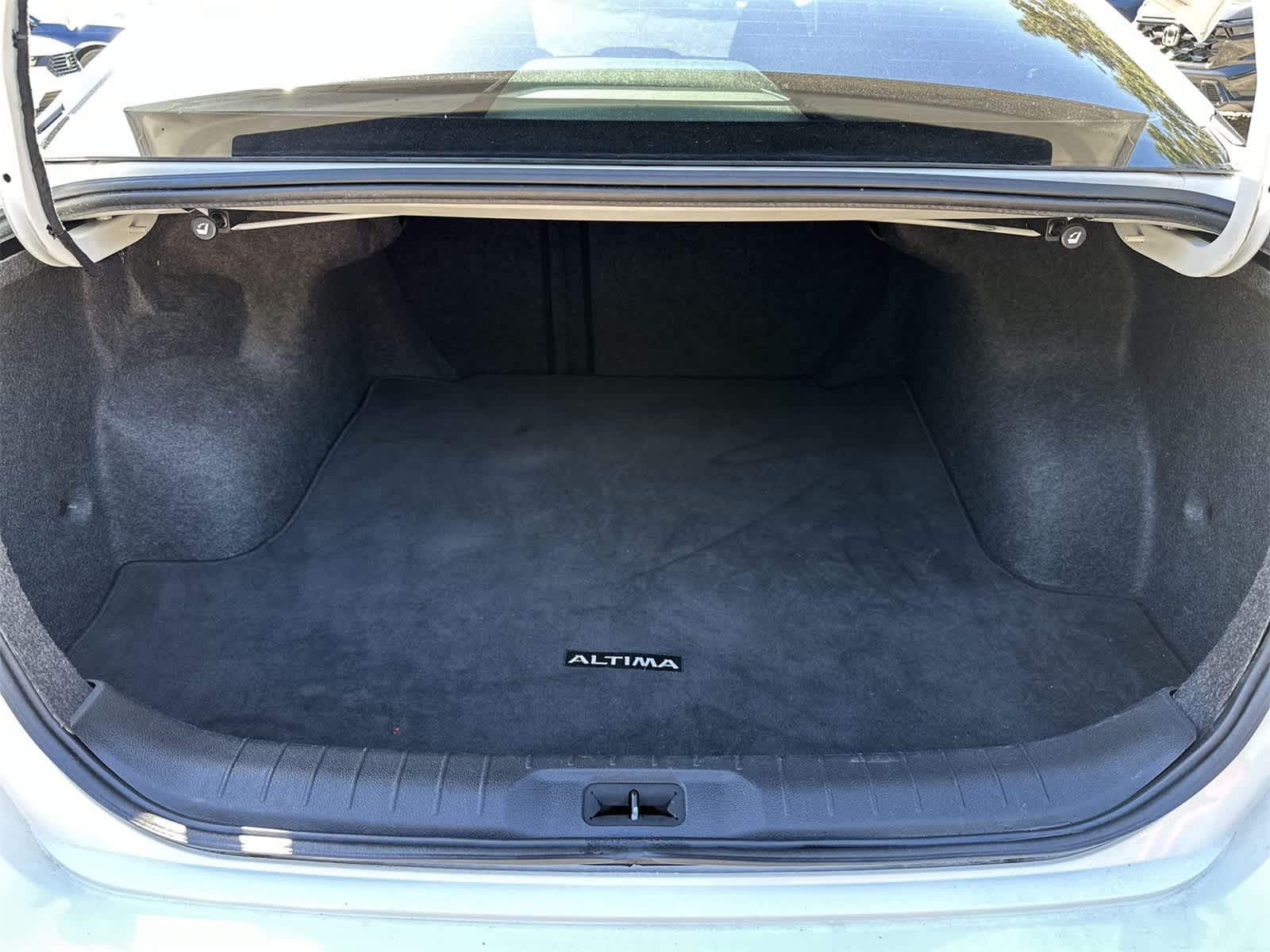 Thumbnail: 2020 Nissan Altima - 18