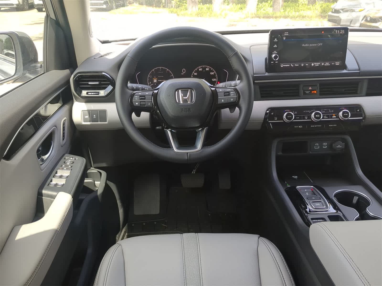 2025 Honda Pilot Touring 15
