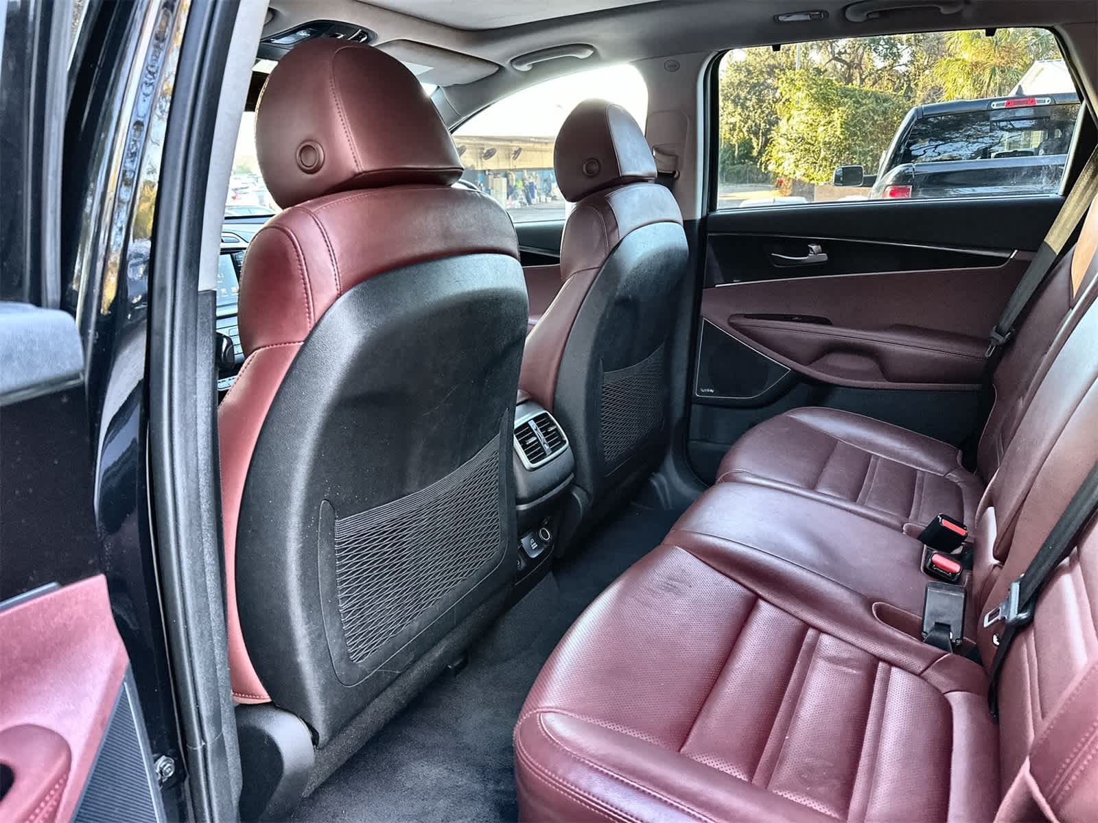 Thumbnail: 2018 Kia Sorento - 12