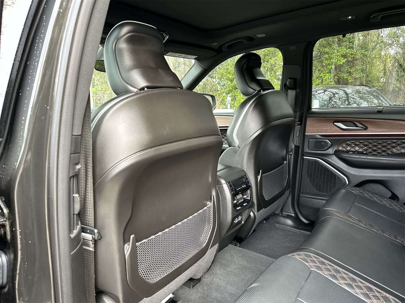 Thumbnail: 2023 Jeep Grand Cherokee - 11