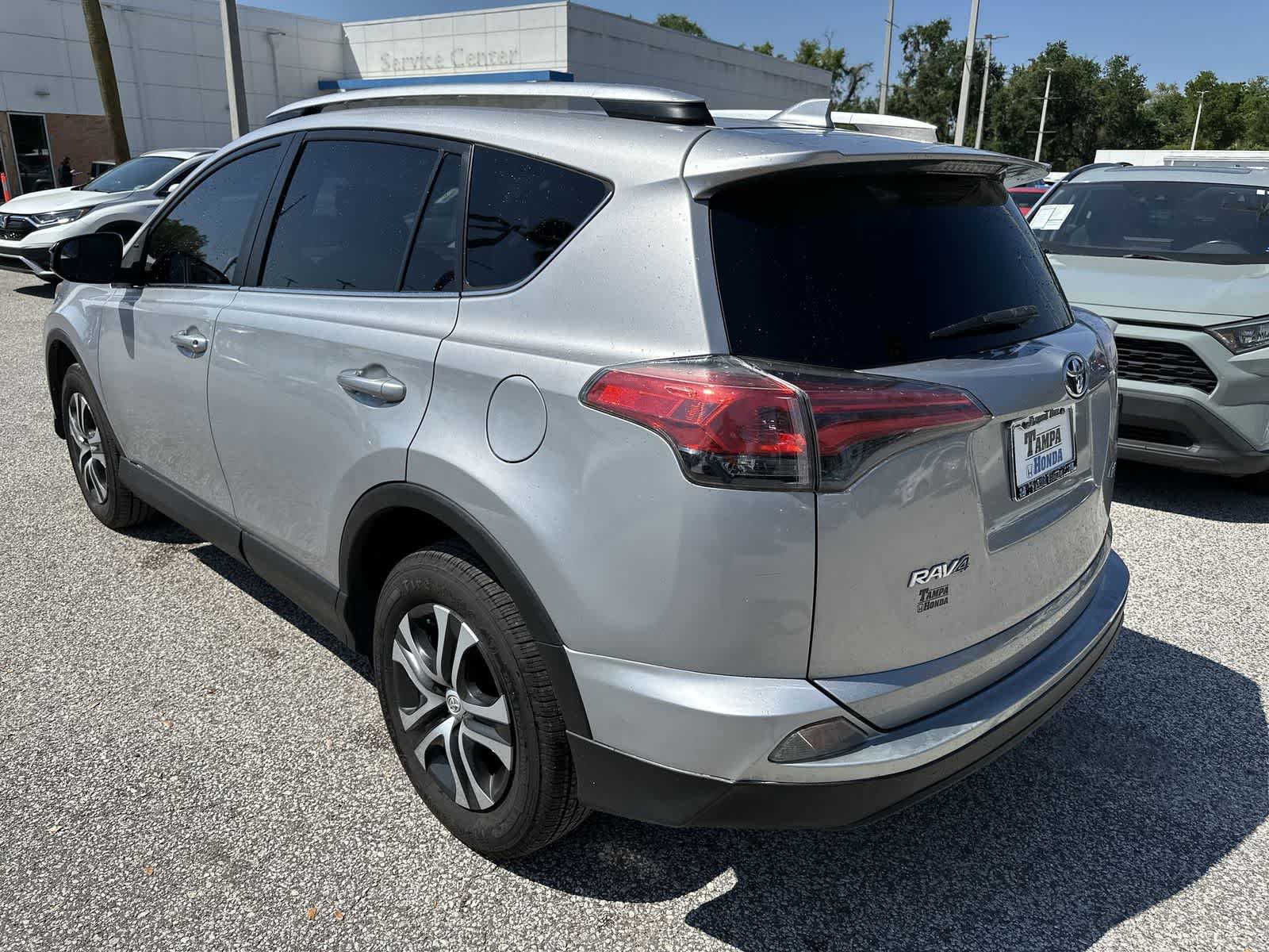 Thumbnail: 2016 Toyota RAV4 - 6