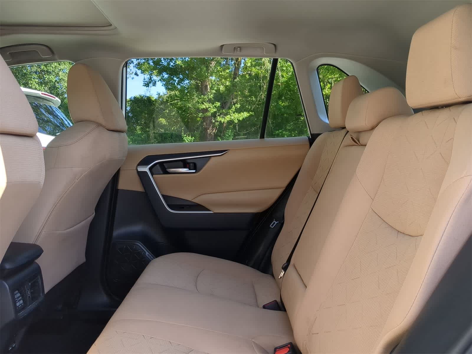 Thumbnail: 2021 Toyota RAV4 - 13