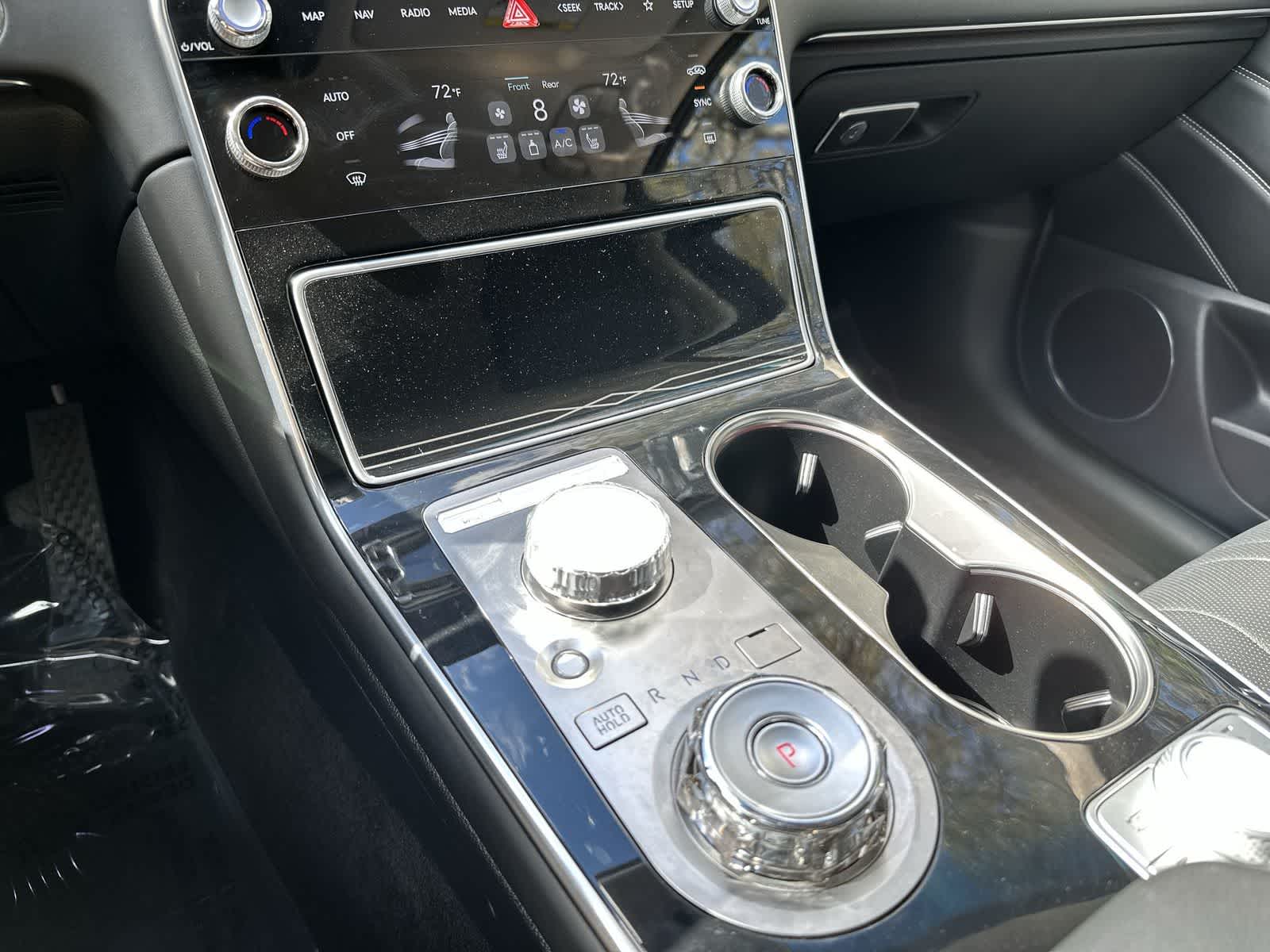 Thumbnail: 2025 Genesis GV80 - 16