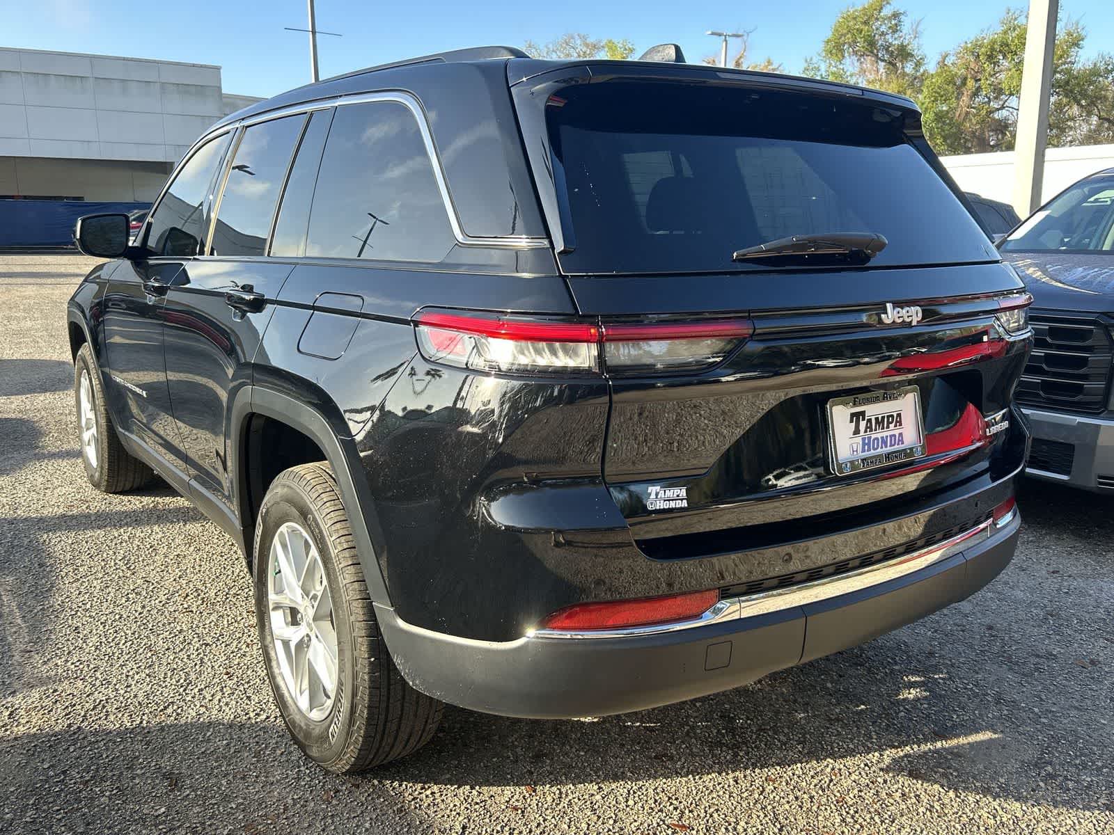 Thumbnail: 2025 Jeep Grand Cherokee - 8