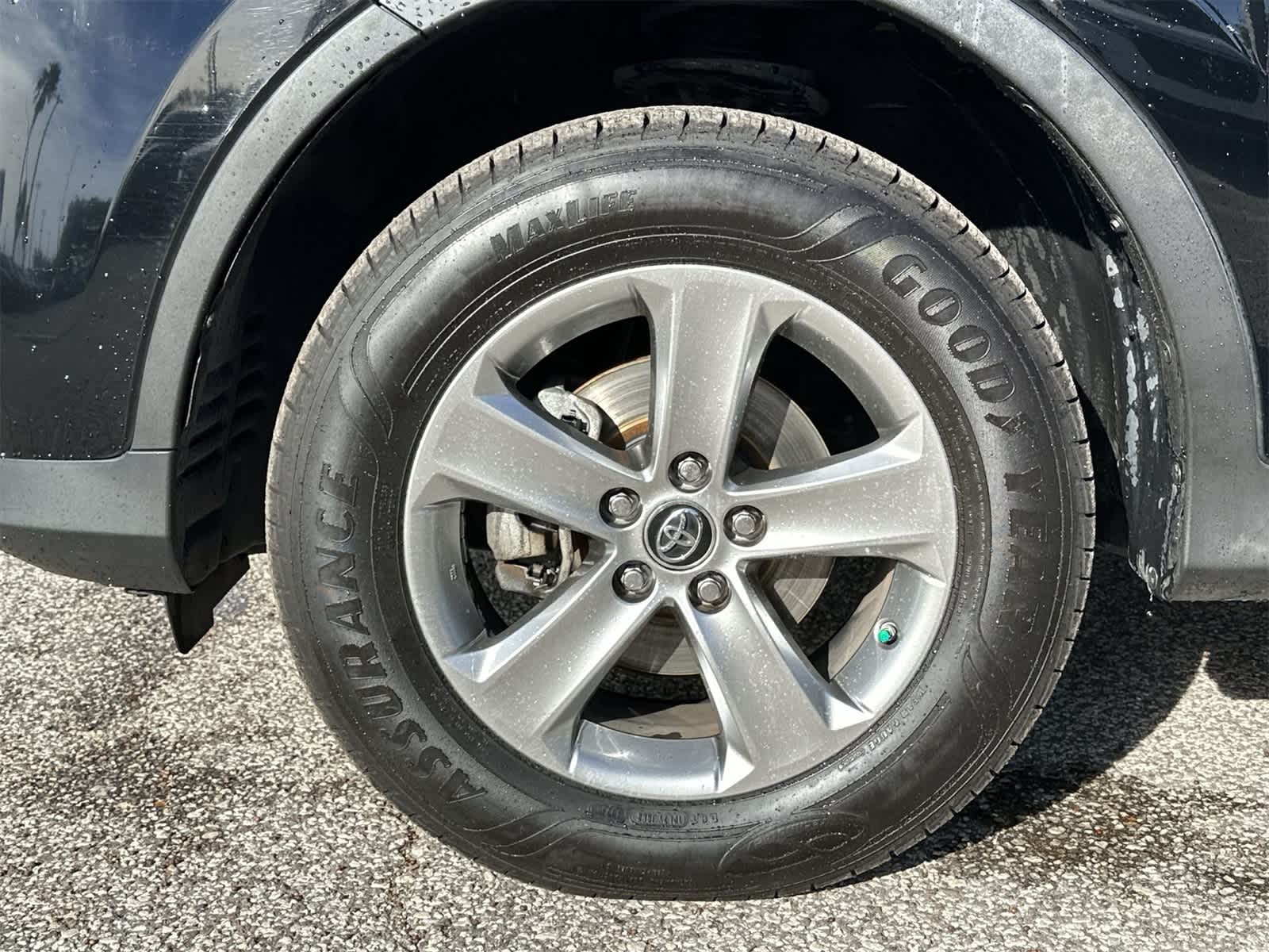 Thumbnail: 2015 Toyota RAV4 - 11