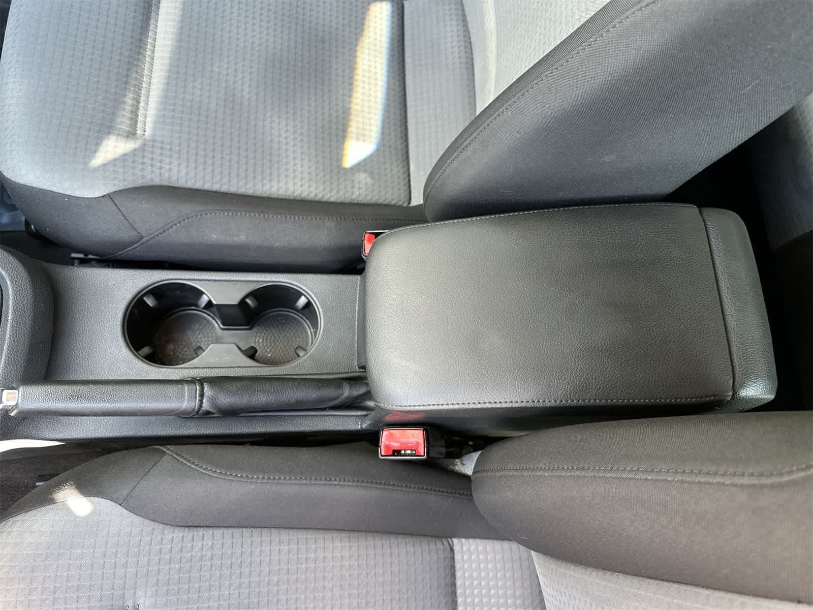 Thumbnail: 2017 Volkswagen Jetta - 16