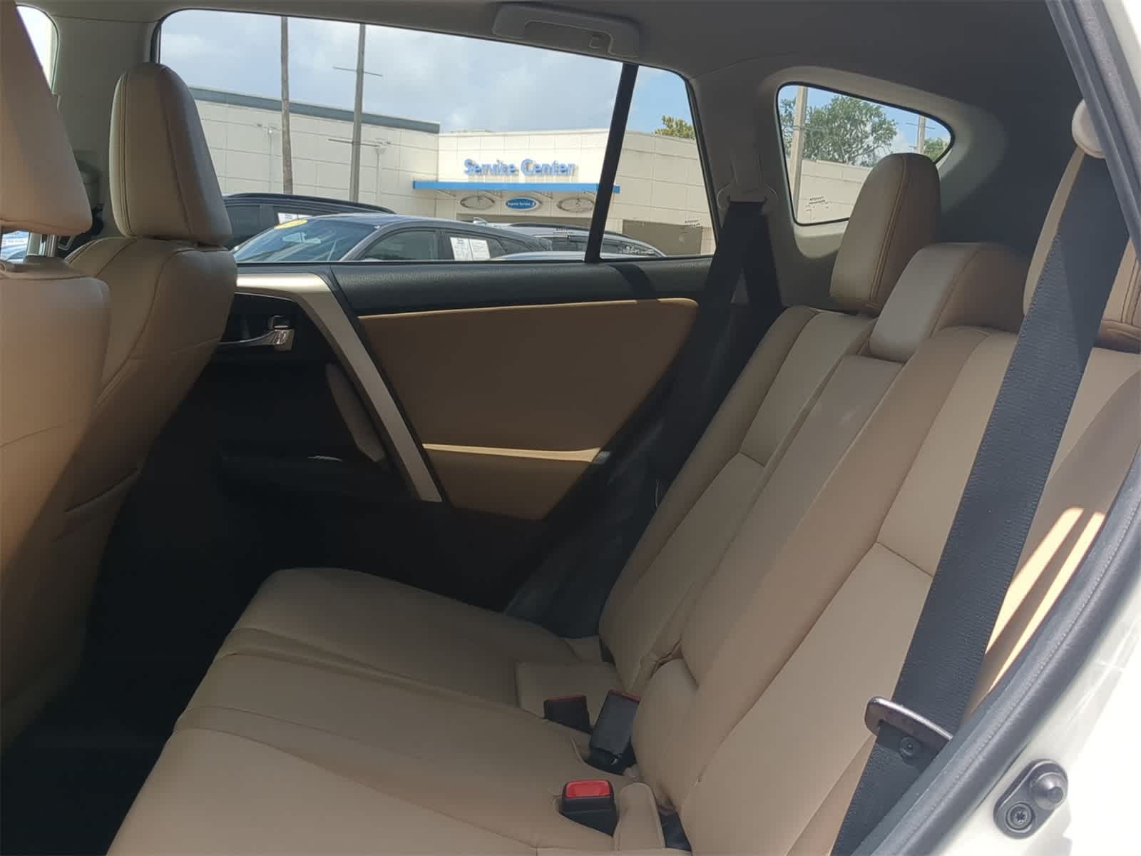 Thumbnail: 2015 Toyota RAV4 - 13