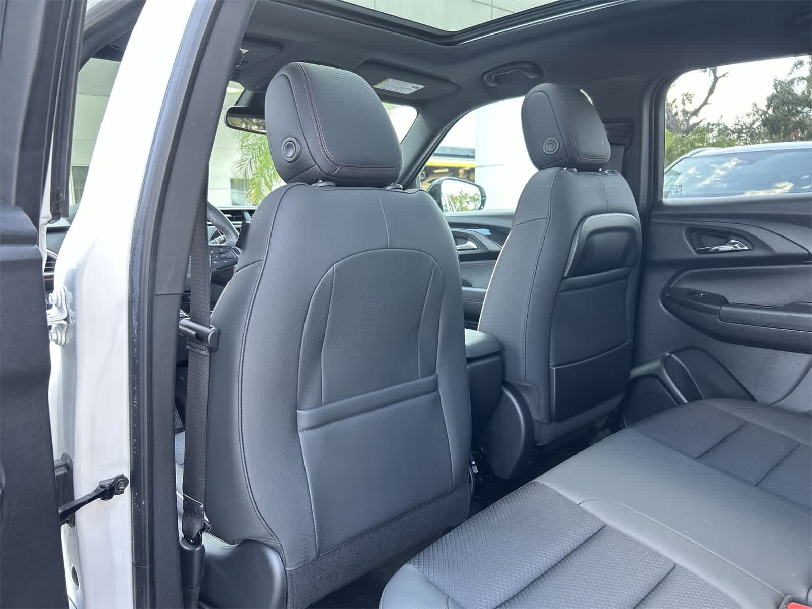 Thumbnail: 2022 Chevrolet TrailBlazer - 12