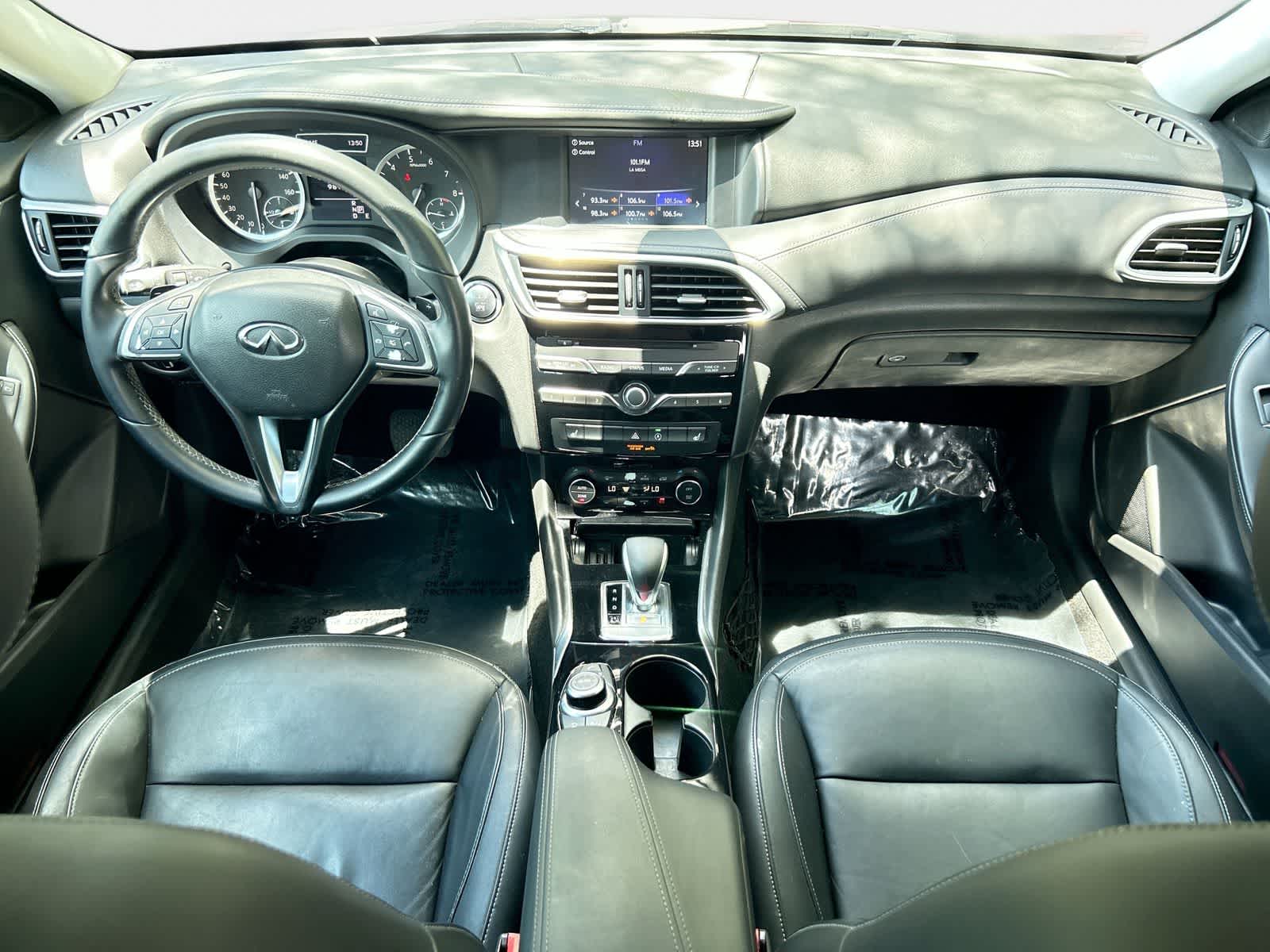 Thumbnail: 2018 INFINITI QX30 - 15
