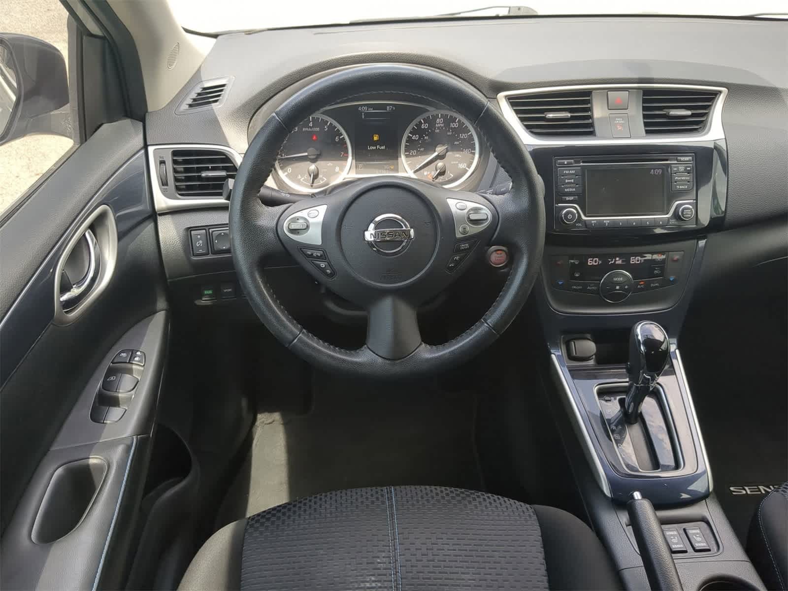 Thumbnail: 2018 Nissan Sentra - 16