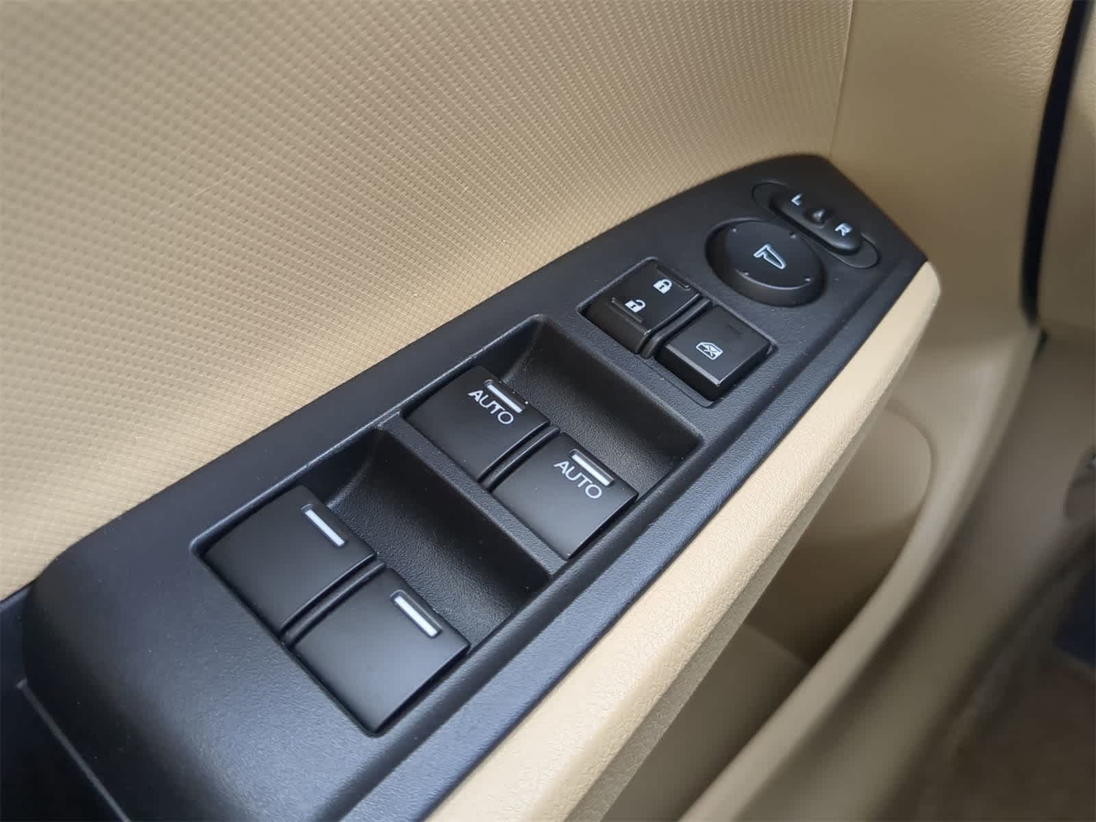 Thumbnail: 2012 Honda Accord - 20