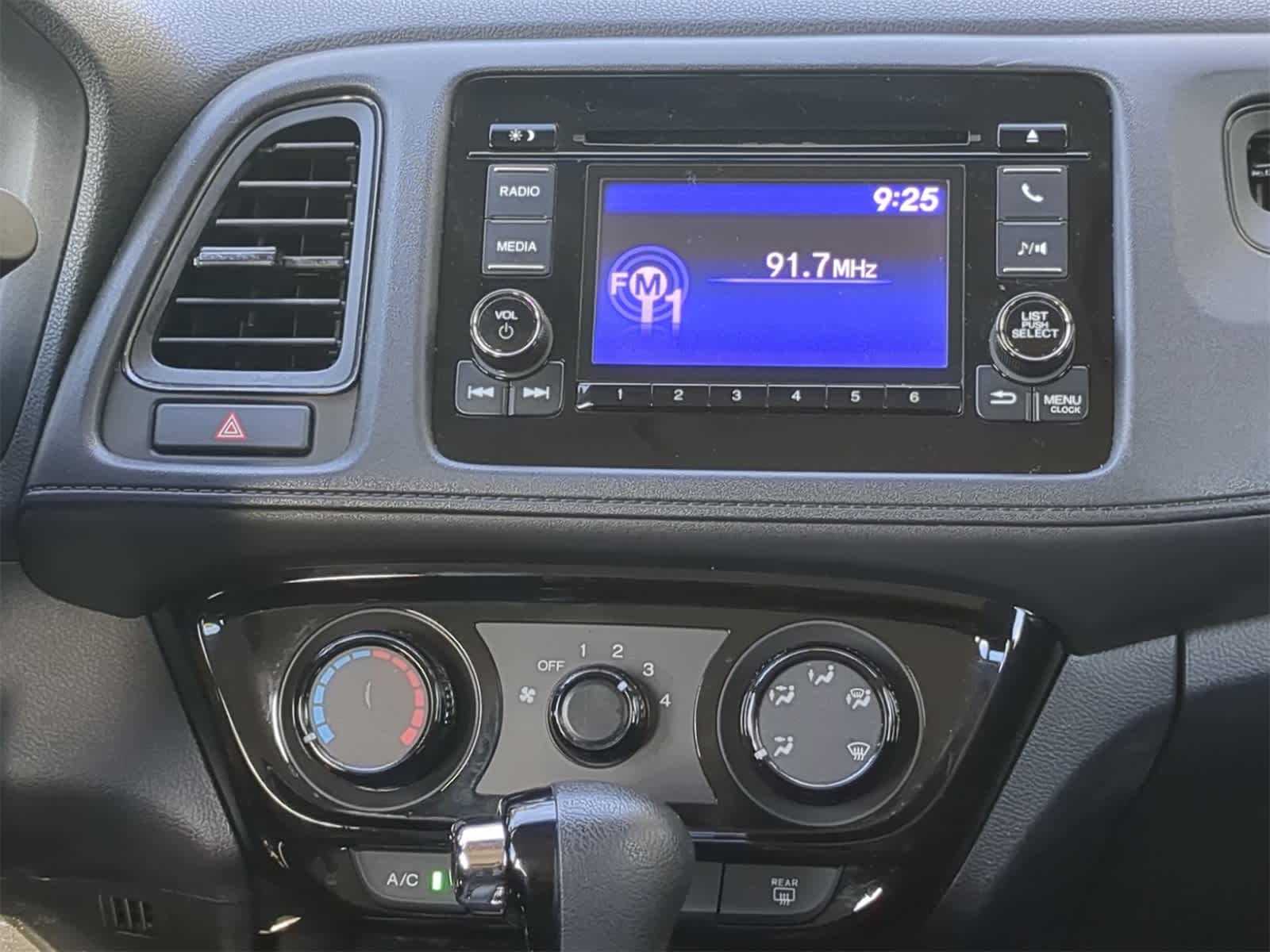 Thumbnail: 2019 Honda HR-V - 17