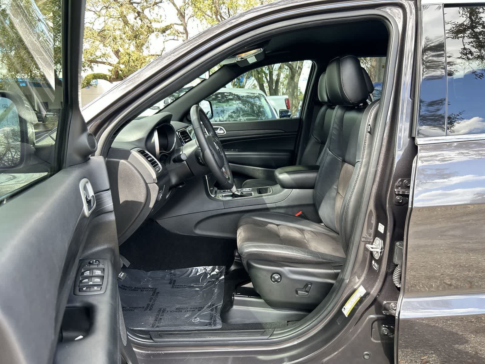 Thumbnail: 2021 Jeep Grand Cherokee - 12