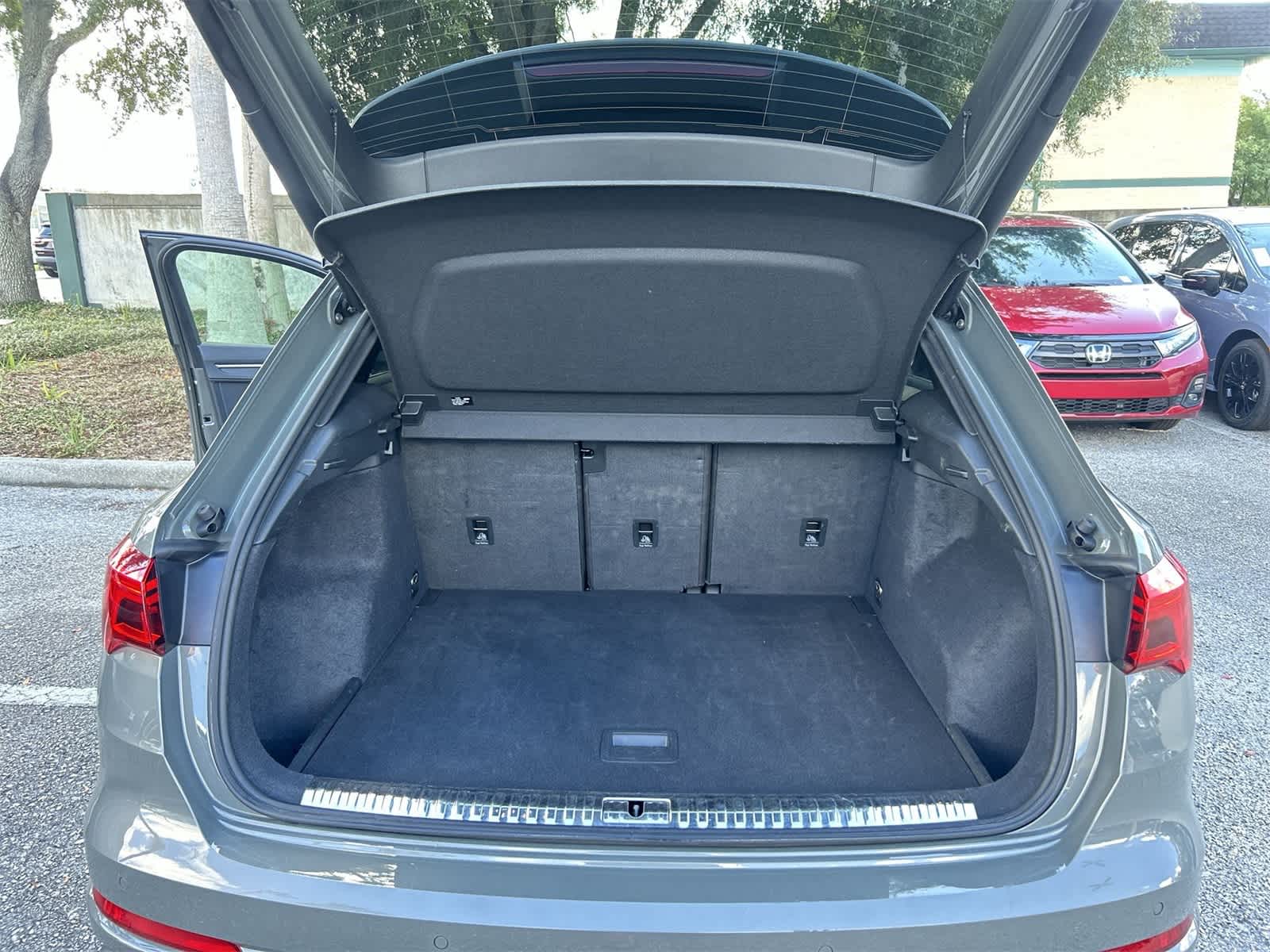 Thumbnail: 2025 Audi Q3 - 18