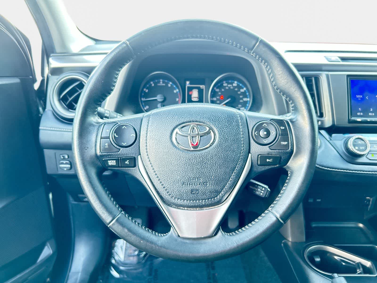 Thumbnail: 2018 Toyota RAV4 - 16